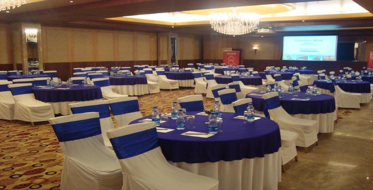 Savoy Suites Manesar Gurgaon Exterior foto
